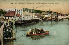 CPA Trouville Le depart du Bateau du Havre et le bac 