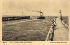 CPA Trouville Reine Des Plages Le Bateau du Havre et le Bac