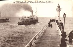CPA Trouville Le Depart du Bateau du Havre