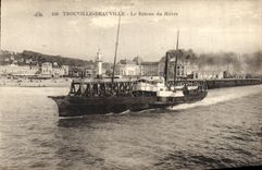 CPA Trouville Reine Des Plages Le Bateau du Havre