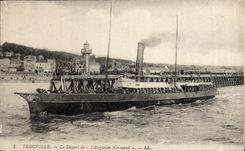 CPA Trouville Le depart de l'Augustin Normand Bateau 