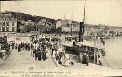 Descarga de Trouville de la POSTAL de la VENDIMIA del barco de Le Havre