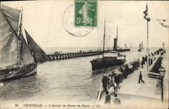CPA Trouville L'Arriviee du Bateau du Havre