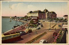 POSTAL Trouville de la VENDIMIA el casino y la entrada del puerto