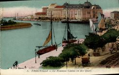 POSTAL Trouville de la VENDIMIA el nuevo casino visto de los barcos de los muelles