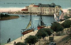 CPA Trouville Le nouveau Casino vu des quais Bateaux 