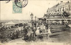 POSTAL Trouville de la VENDIMIA la terraza del casino