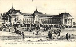 POSTAL Trouville de la VENDIMIA el casino de Muncipal y la playa