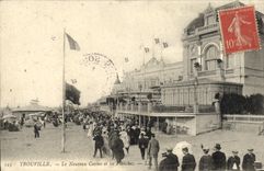 CPA Trouville Le Casino et les Planches