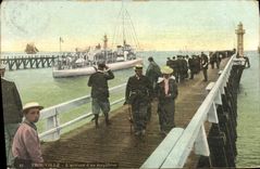 CPA Trouville L'arrivee d'un torpilleur Bateau 