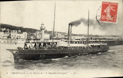 CPA Trouville Le depart de l'Augustin Normand Bateau 