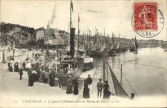 POSTAL Trouville de la VENDIMIA el Quay y la etapa de aterrizaje del barco del puerto