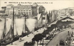 CPA Trouville La reine des plages le casino et le port Bateaux