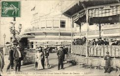 CPA Trouville La terrasse du grand salon a l'heure du concert