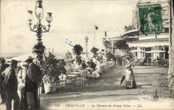 CPA Trouville La terrasse du grand salon 