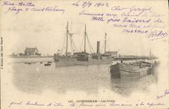 VINTAGE POSTCARD Ouistreham the piers Boats