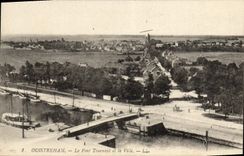 CPA Ouistreham Le pont tournant et la ville