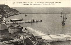 El puerto de la POSTAL de la VENDIMIA en Bessin la torre vauban los pescados hace compras y antes de los barcos portuarios