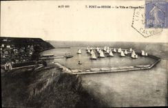 CPA Port En Bessin La ville et l'avant port Bateaux