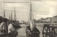 CPA Port En Bessin sortie des barques de peche Bateaux 
