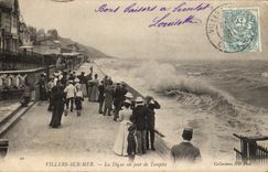 CPA Villers sur Mer La Digue un Jour de Tempete