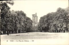 CPA Vire La Place du Chateau