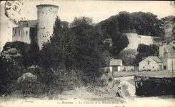 CPA Falaise Le Chateau et la Breche Henri IV Train 