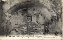CPA Falaise Chambre ou Naquit Guillaume le Conquerant