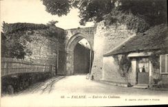 CPA Falaise Entree du Chateau
