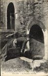 CPA Falaise La Fontaine d'Arlette Femme Folklore 