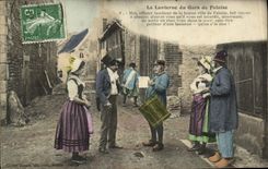CPA Falaise La lanterne du gars de Falaise Folklore Costume