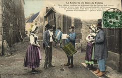 CPA Falaise La lanterne du gars de Falaise Folklore Costume