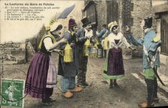 CPA Falaise La lanterne du gars de Falaise Folklore Costume