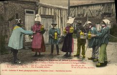 CPA Falaise La lanterne du gars de Falaise Folklore Costume