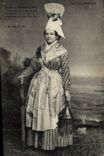 CPA Falaise la Falaisienne Folklore Costume Femme 