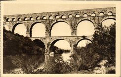 VINTAGE POSTCARD Remoulins the Bridge of Gard