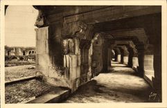 Galería monumental de Nimes de la POSTAL de la VENDIMIA de la 1ra etapa