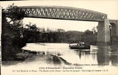 CPA Les bords de la Rance Le pont de Lessard Bateau