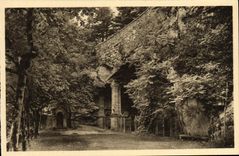 CPA Rocamadour Entree de la Grotte de la Mise au Tombeau A gauche une station du chemind e croix