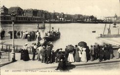 CPA Dieppe Le Furet rentrant de la Promeande Bateau
