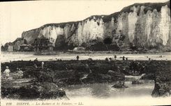 Rocas y acantilados de Dieppe de la POSTAL de la VENDIMIA