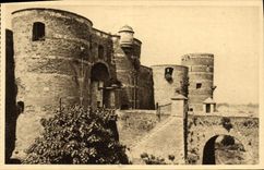 CPA Angers L'Entree du Chateau 