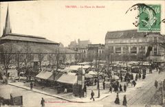 CPA Troyes La Place du Marche 