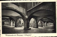VINTAGE POSTCARD Villefranche De Rouergue arcades and Hotel Renaissance