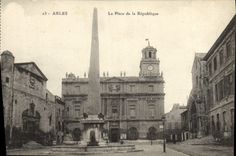 CPA Arles La Place De La Republique