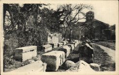 CPA Arles Sur Rhone Un Coin Des Alyscamps