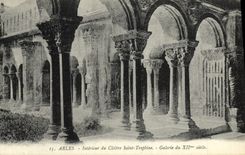VINTAGE POSTCARD Arles Interior of the Holy Cloister Trophime Gallery of 12th