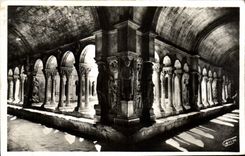 VINTAGE POSTCARD Arles In Provence Cloister St trophime