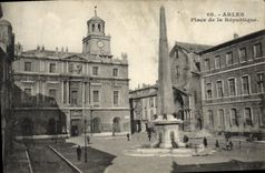CPA Arles Place De La Republique