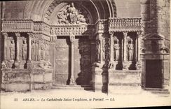 CPA Arles La Cathedrale Saint Trophime Le Portail